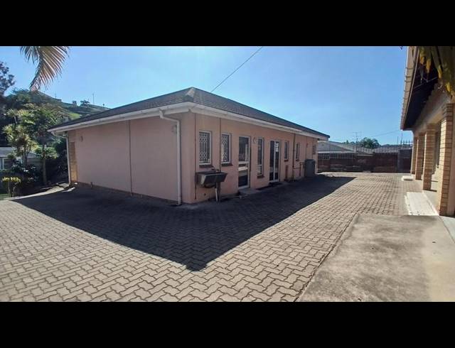 2 BEDROOM HOUSE FOR SALE IN SEA VIEW
